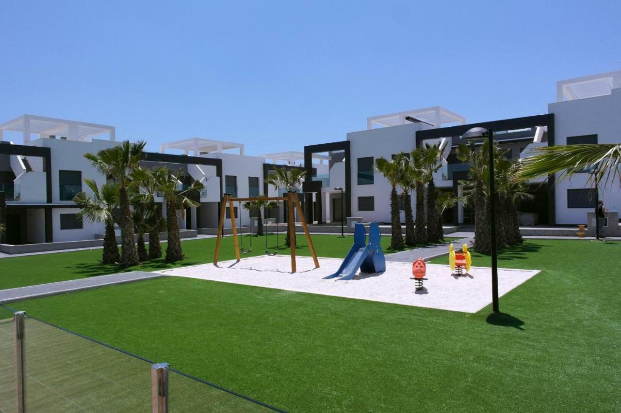 Апартаменты Oasis Beach IX Puntaprima Торевьиа Экстерьер фото