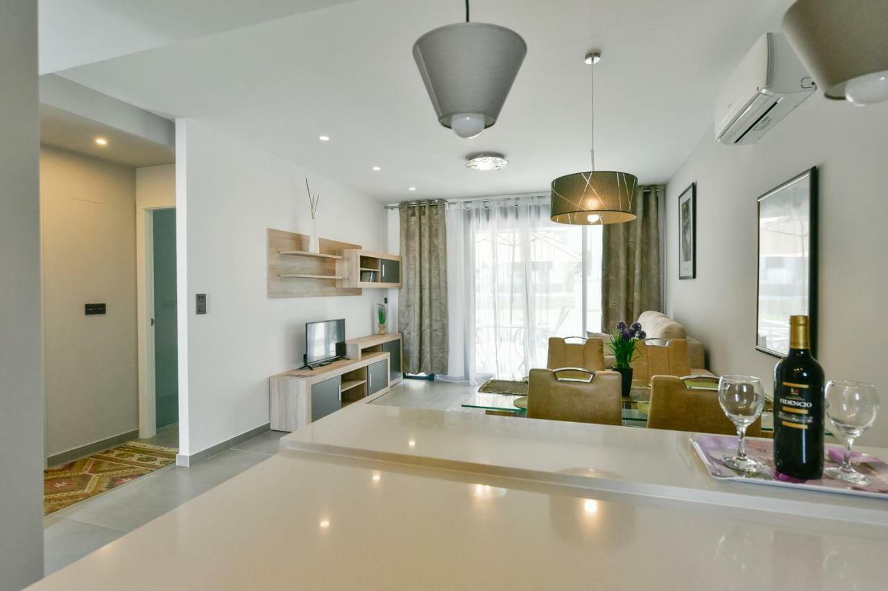 Апартаменты Oasis Beach IX Puntaprima Торевьиа Экстерьер фото