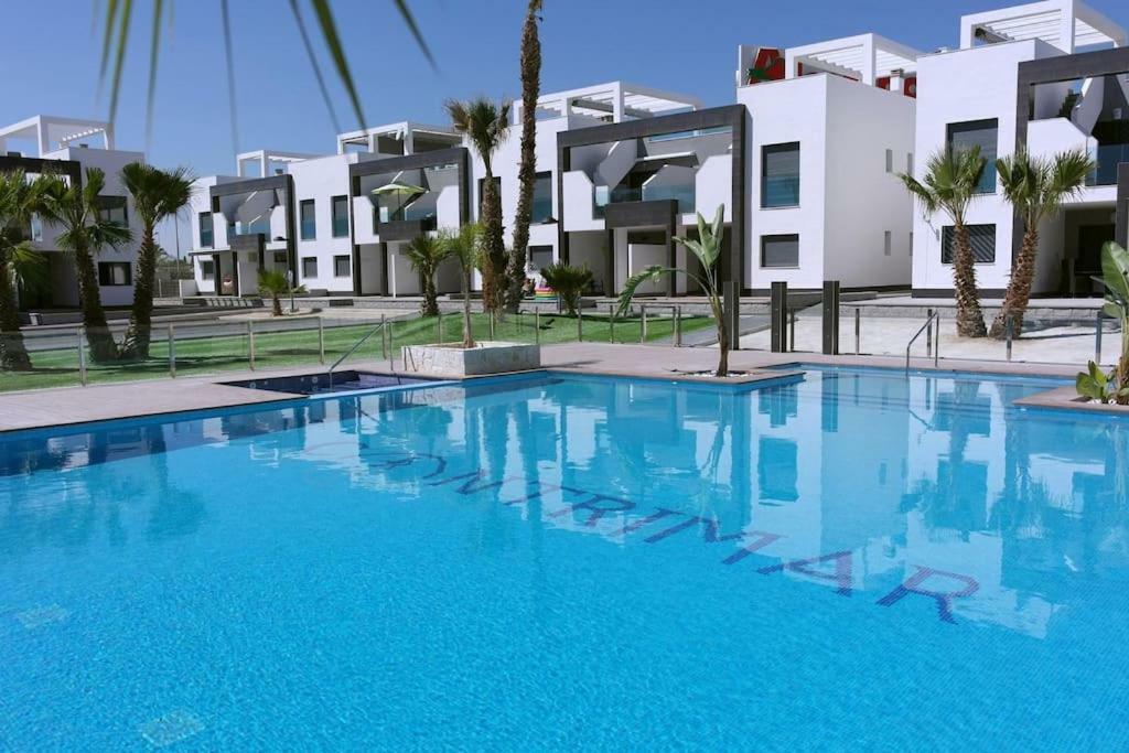 Апартаменты Oasis Beach IX Puntaprima Торевьиа Экстерьер фото
